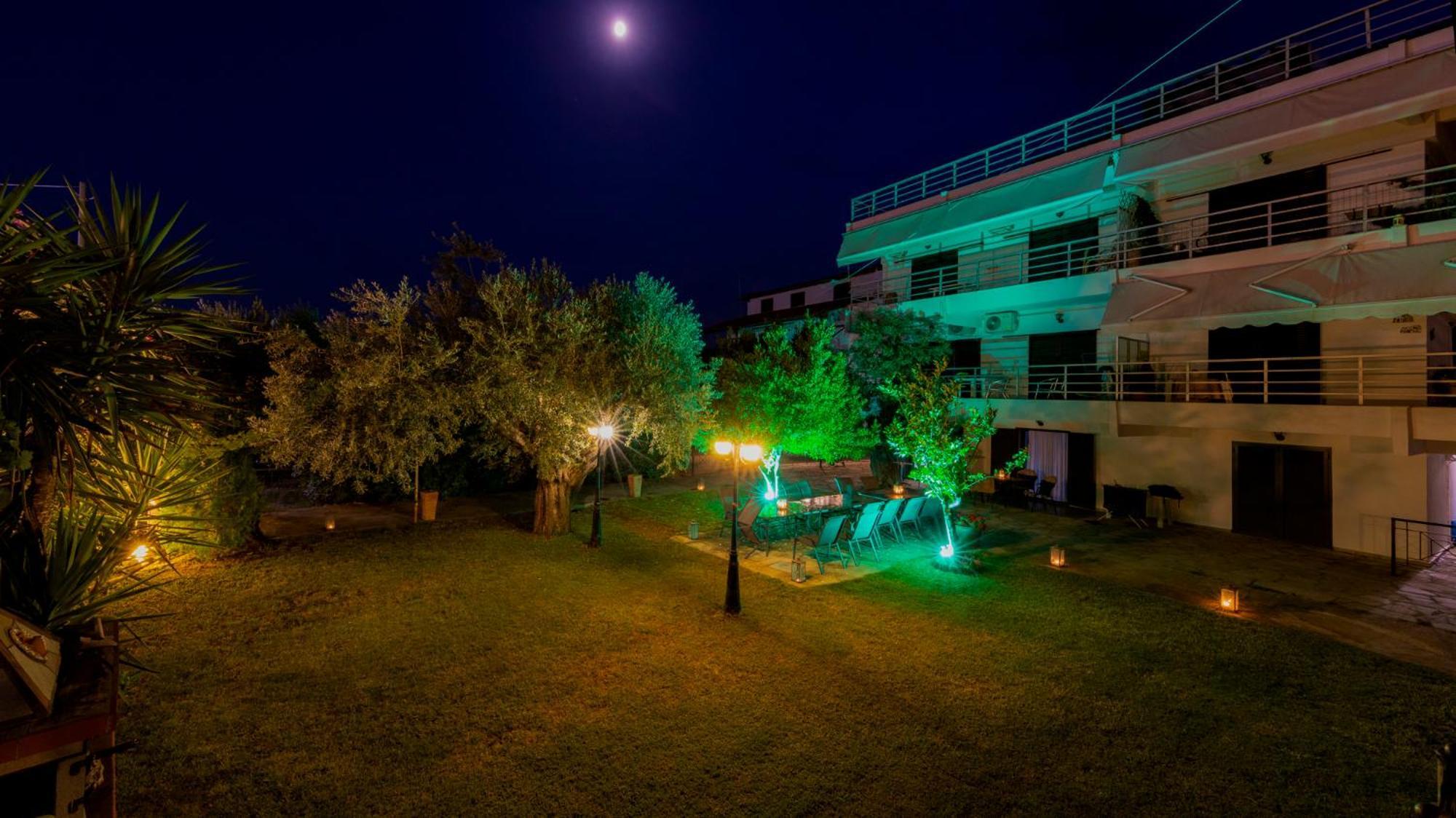 Salonikiou Beach Apartments & Villas Agios Nikolaos  Eksteriør billede
