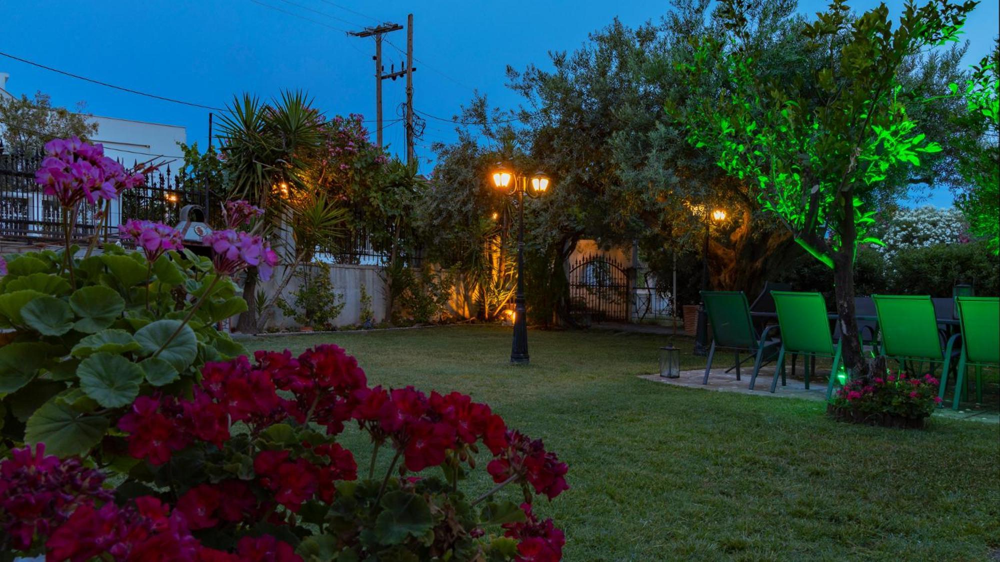 Salonikiou Beach Apartments & Villas Agios Nikolaos  Eksteriør billede