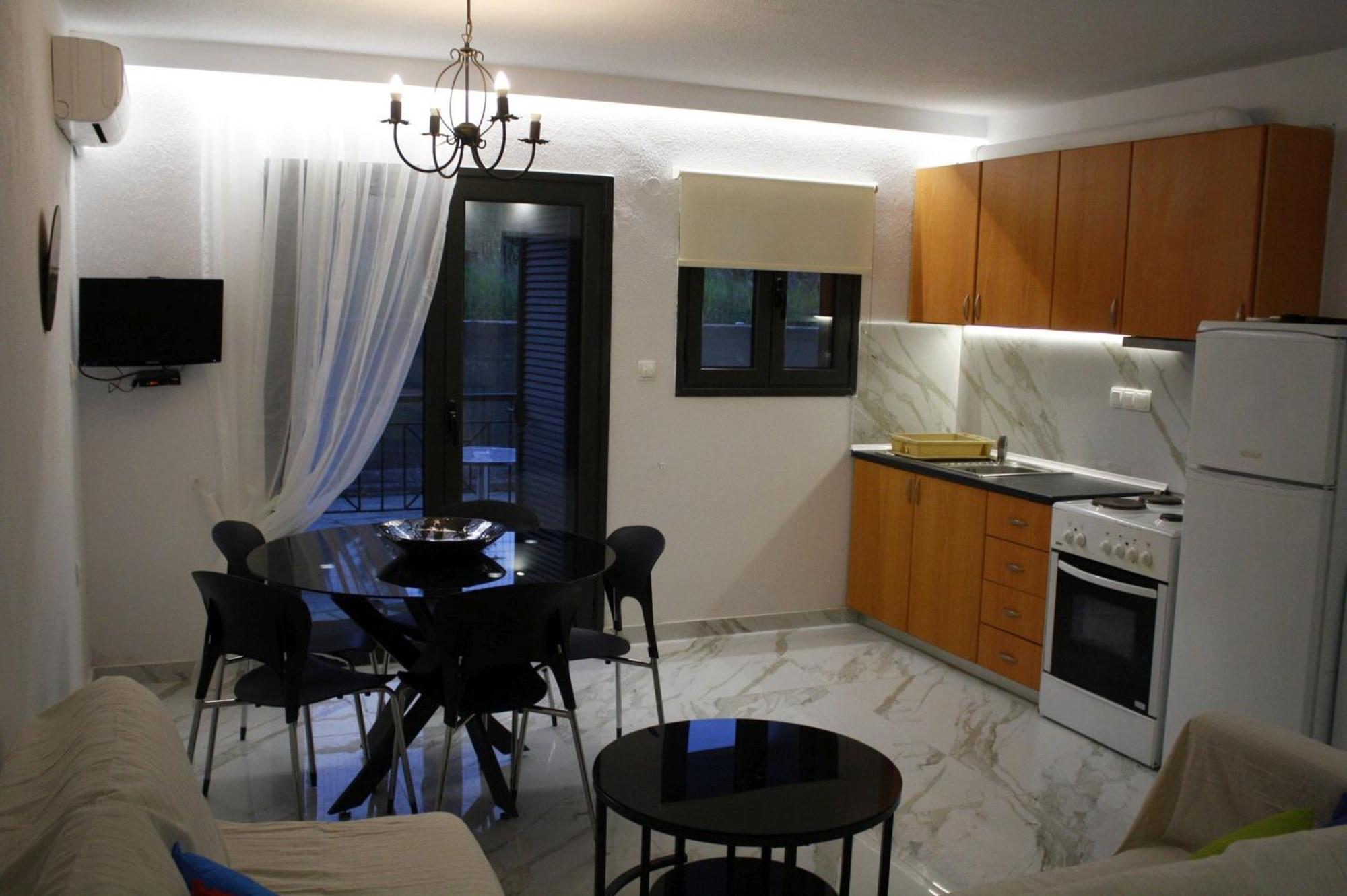 Salonikiou Beach Apartments & Villas Agios Nikolaos  Eksteriør billede