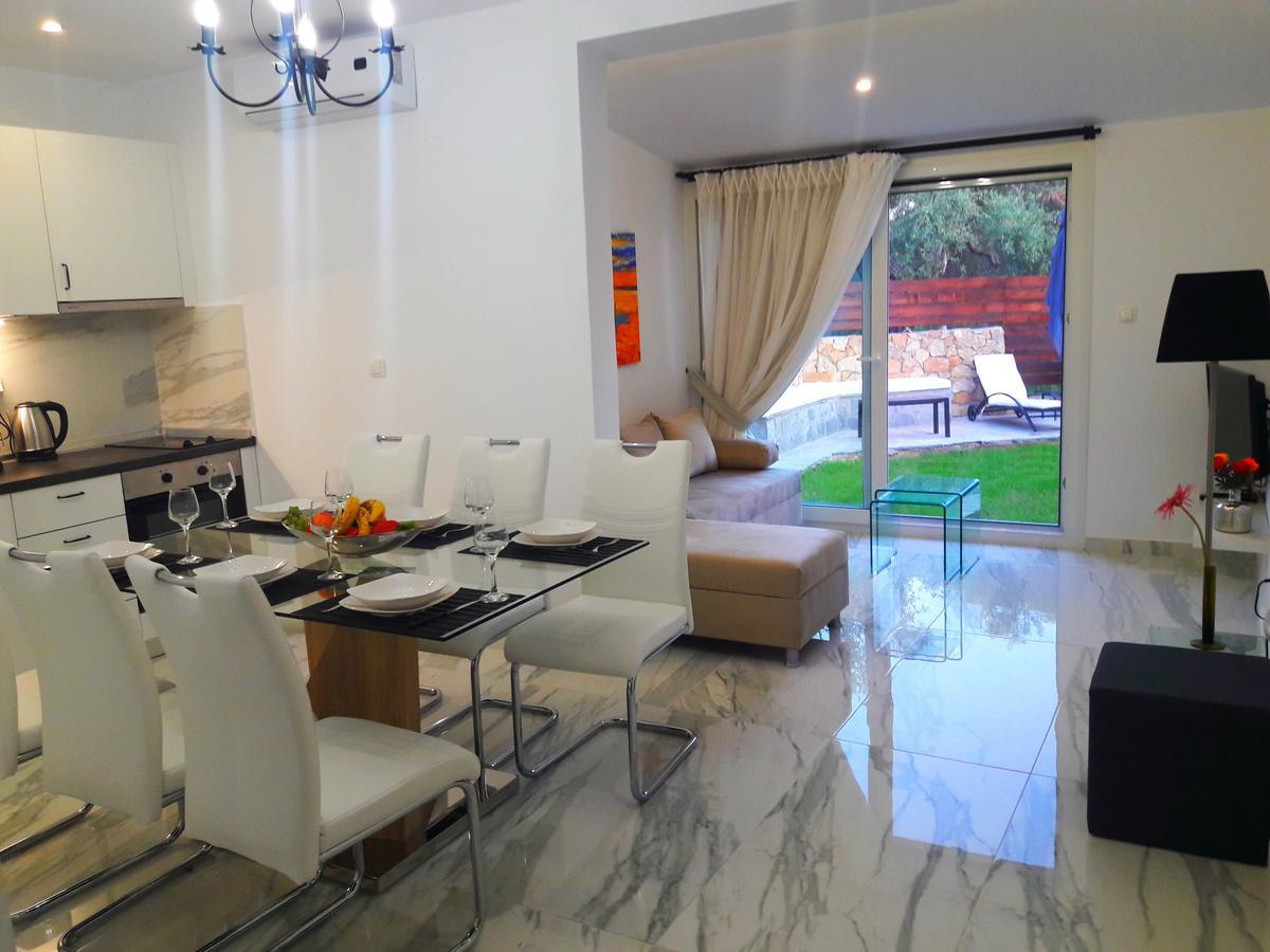 Salonikiou Beach Apartments & Villas Agios Nikolaos  Eksteriør billede
