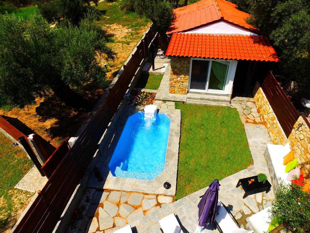 Salonikiou Beach Apartments & Villas Agios Nikolaos  Eksteriør billede